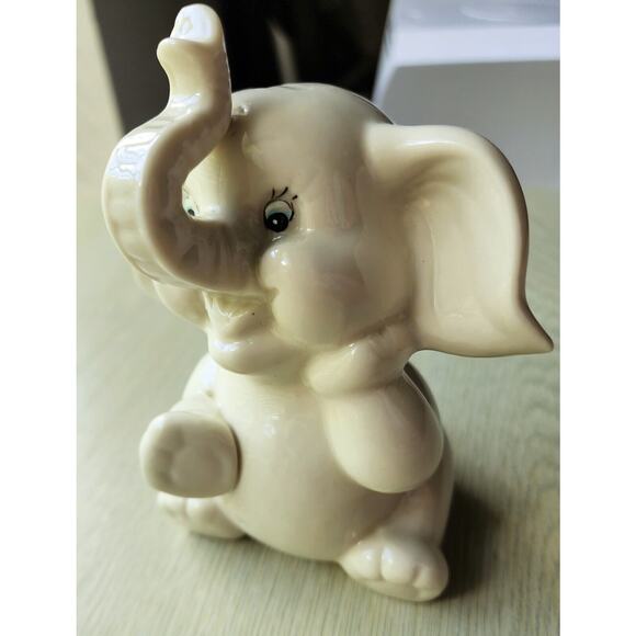 BANK-Smiling Elephant-Trunk Up-Cream-Vintage-Ceramic-Stopper - Picture 12 of 16